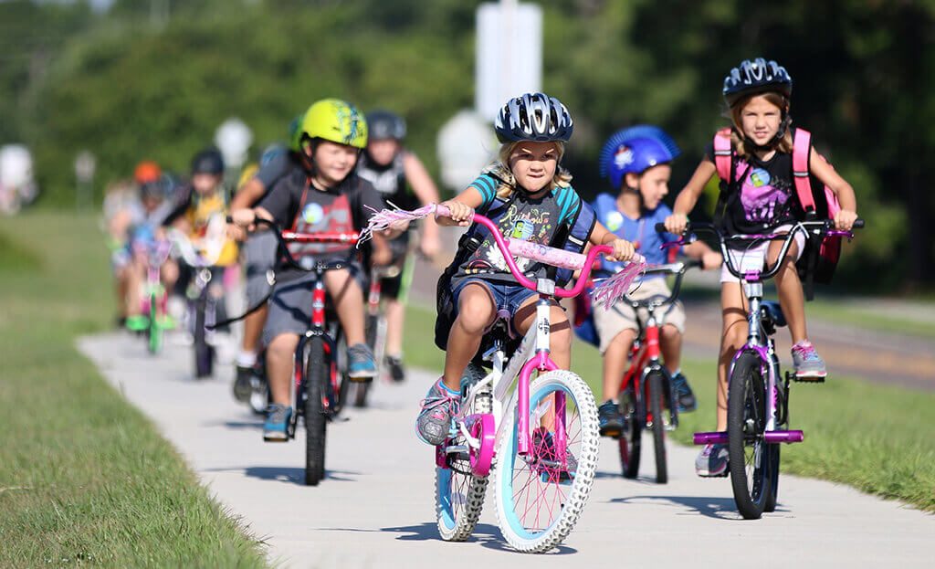 Trẻ em đạp xe đạp thường xuyên có bị to bắp chân không 3